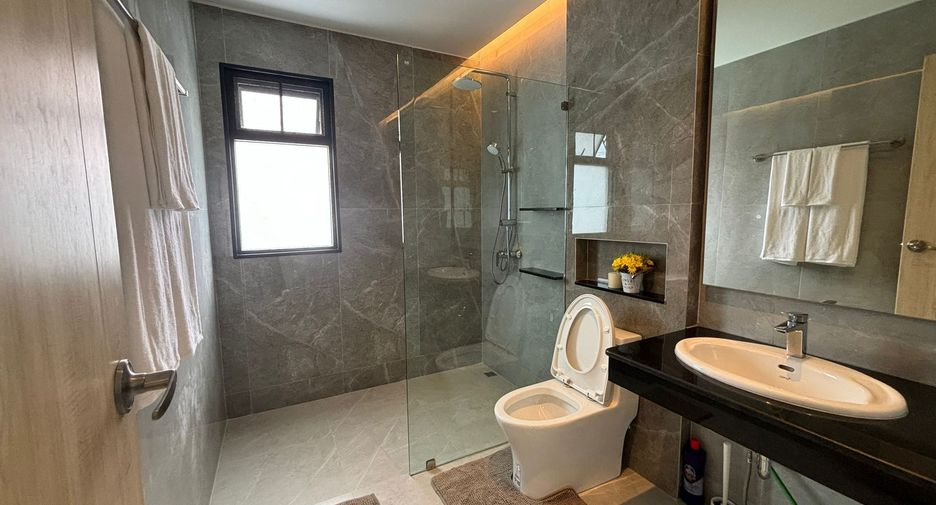 For sale and for rent 4 bedrooms villa in Thalang, Phuket