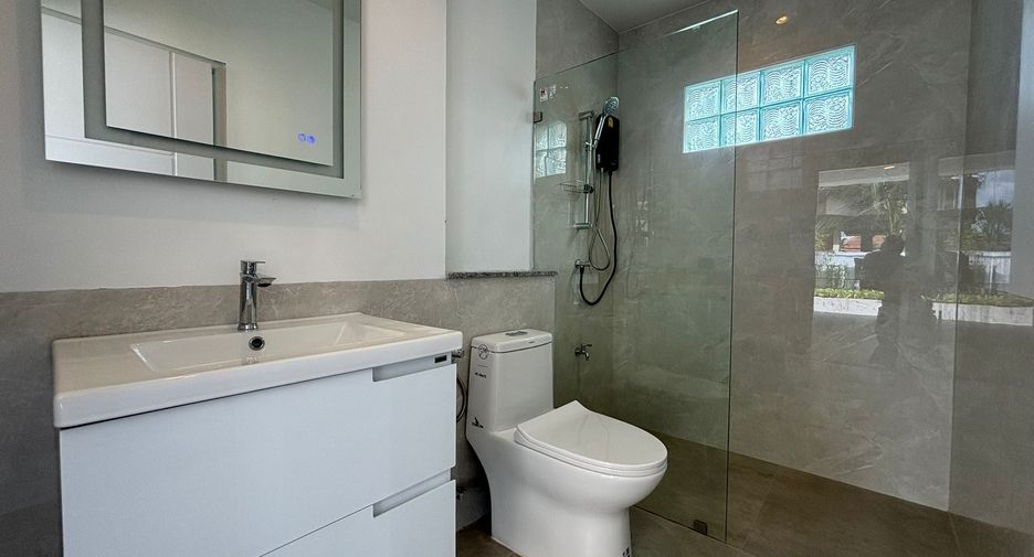 For sale and for rent 4 bedrooms villa in Thalang, Phuket