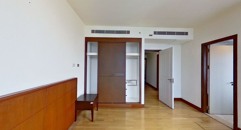 For sale 3 bedrooms condo in Pathum Wan, Bangkok