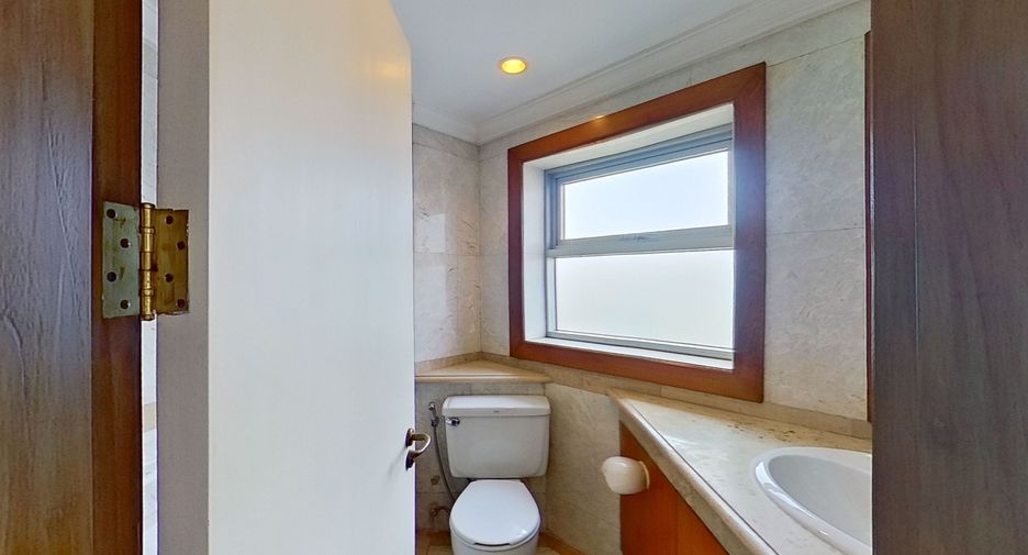 For sale 3 bedrooms condo in Pathum Wan, Bangkok