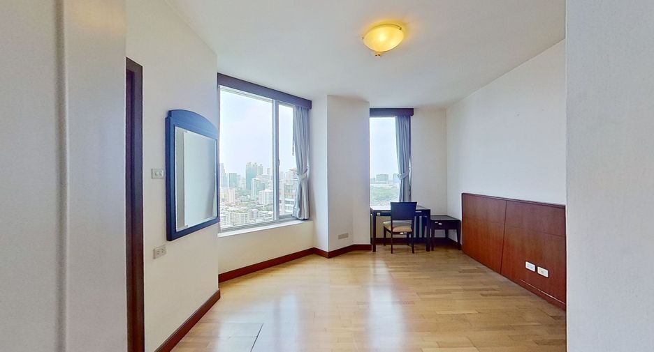 For sale 3 bedrooms condo in Pathum Wan, Bangkok