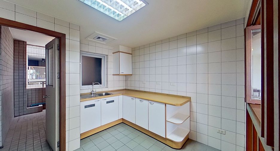 For sale 3 bedrooms condo in Pathum Wan, Bangkok