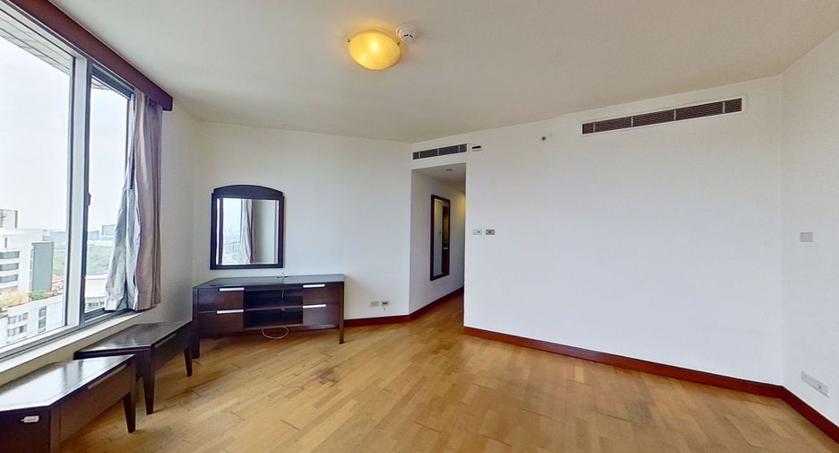 For sale 3 bedrooms condo in Pathum Wan, Bangkok