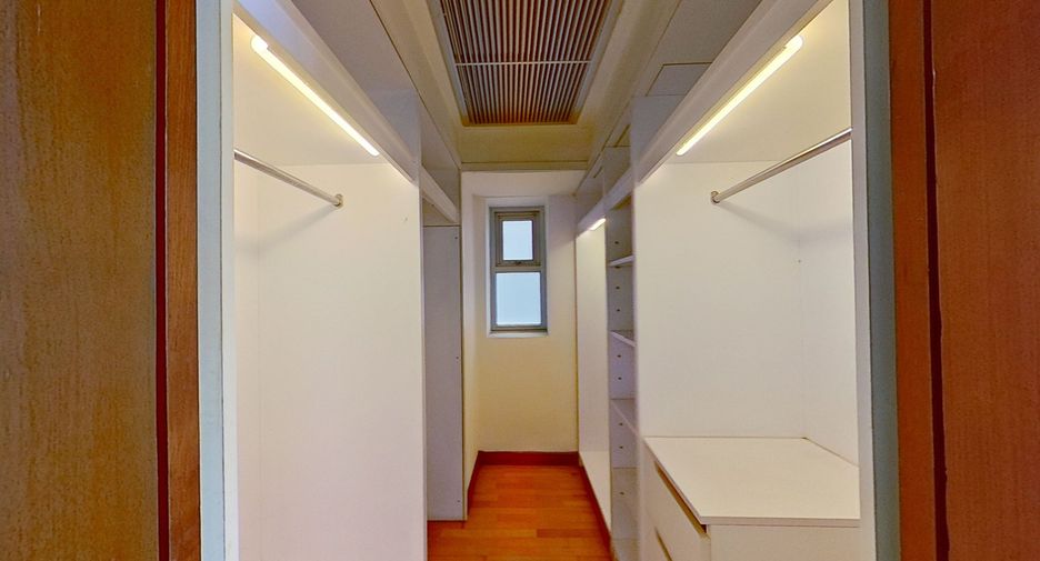 For sale 3 bedrooms condo in Pathum Wan, Bangkok