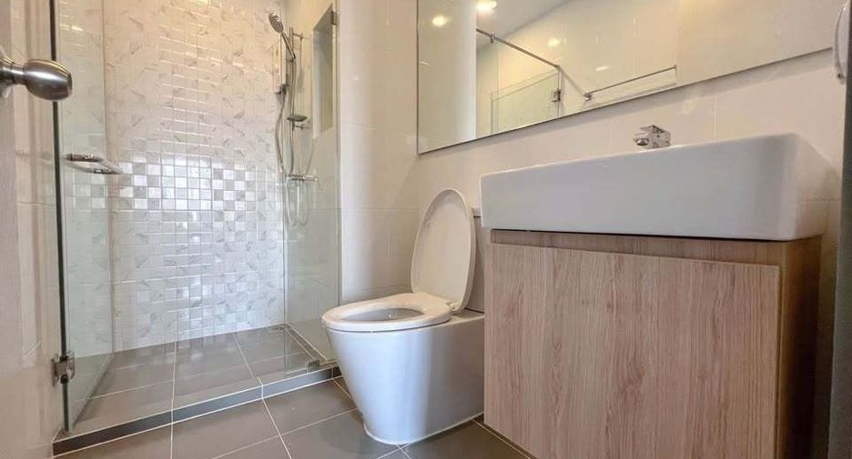 Condo en alquiler de 1 habitaciones en Bang Phlat, Bangkok