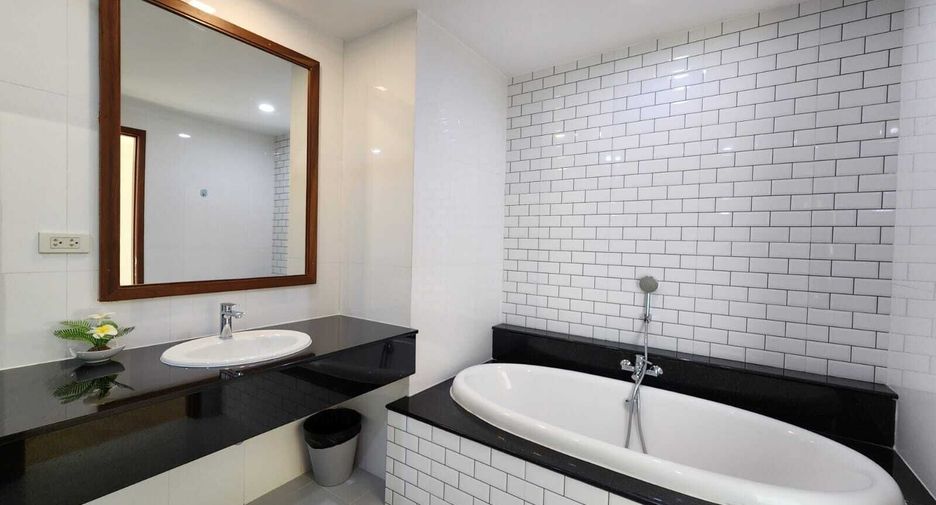 For sale and for rent 3 bedrooms townhouse in Mueang Phuket, Phuket