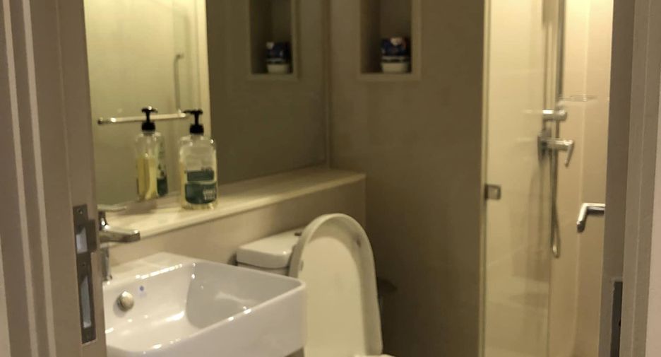 For rent 2 bedrooms condo in Thon Buri, Bangkok