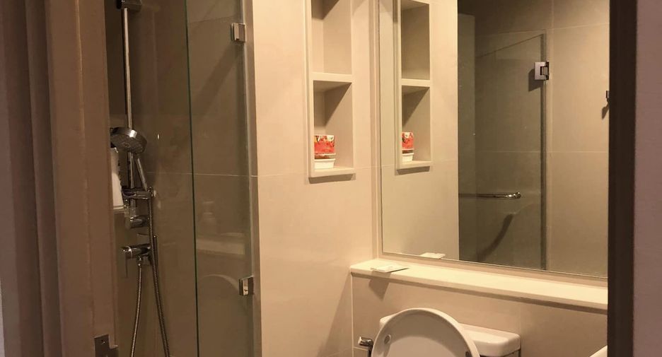 For rent 2 bedrooms condo in Thon Buri, Bangkok