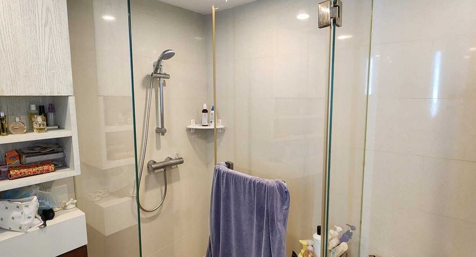 For sale 2 ベッドルーム condo in Huai Khwang, Bangkok
