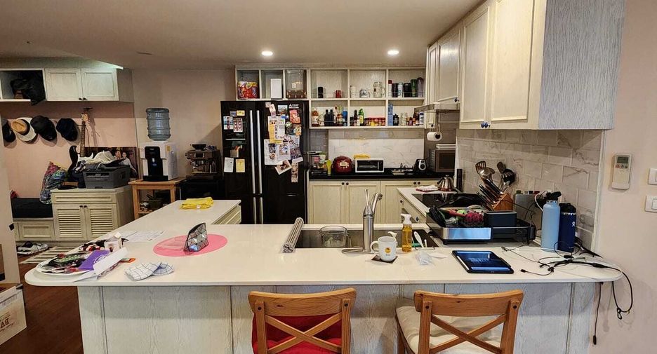 For sale 2 ベッドルーム condo in Huai Khwang, Bangkok