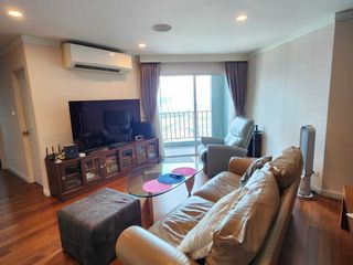 For sale 2 bedrooms condo in Huai Khwang, Bangkok