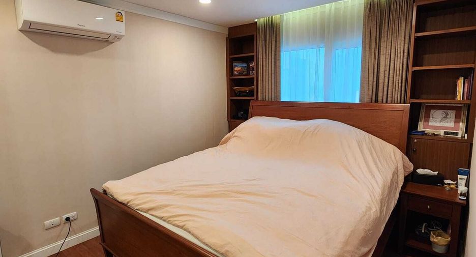 For sale 2 ベッドルーム condo in Huai Khwang, Bangkok