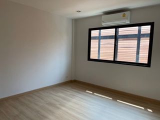 For sale 4 bedrooms townhouse in Bang Phli, Samut Prakan