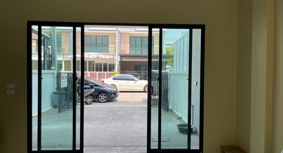 For sale 4 bedrooms townhouse in Bang Phli, Samut Prakan