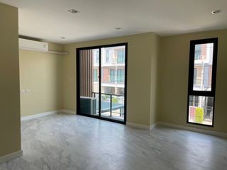 For sale 4 bedrooms townhouse in Bang Phli, Samut Prakan
