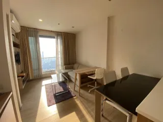 Condo en alquiler de 1 habitaciones en Phra Khanong, Bangkok