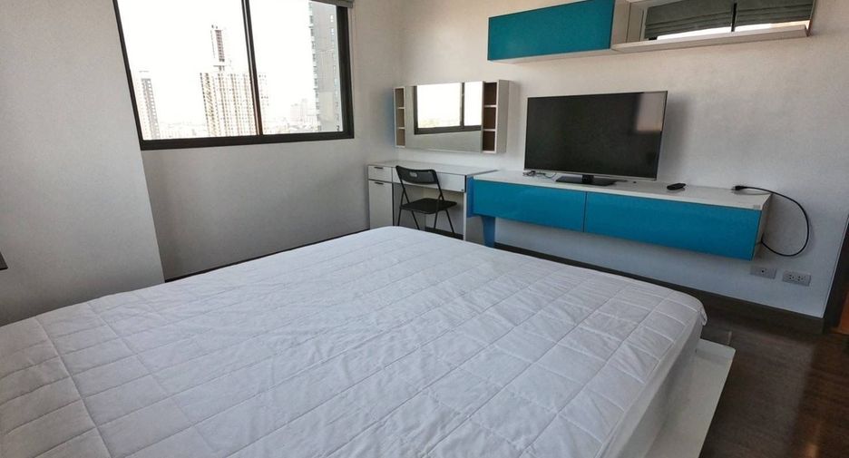 For rent 2 bedrooms condo in Watthana, Bangkok