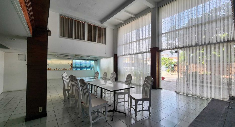 For rent retail Space in Lat Phrao, Bangkok