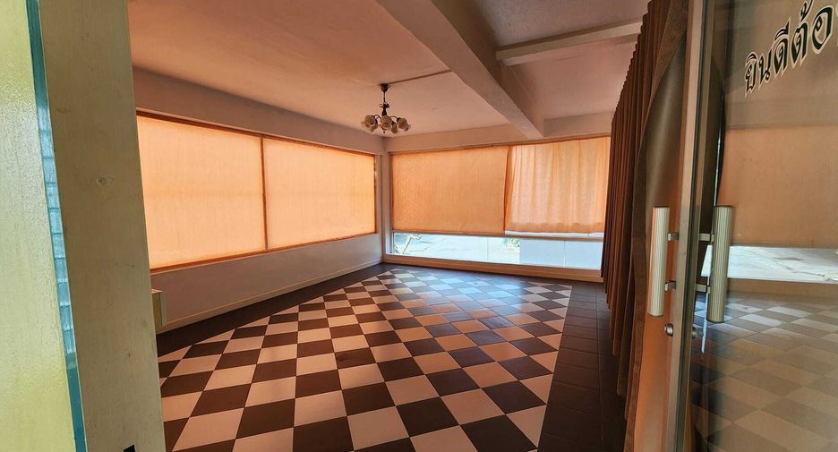 For rent retail Space in Lat Phrao, Bangkok