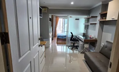 Condo en alquiler de 1 habitaciones en Huai Khwang, Bangkok