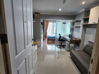 Condo en alquiler de 1 habitaciones en Huai Khwang, Bangkok
