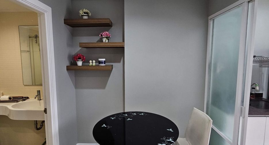 Condo en alquiler de 1 habitaciones en Huai Khwang, Bangkok