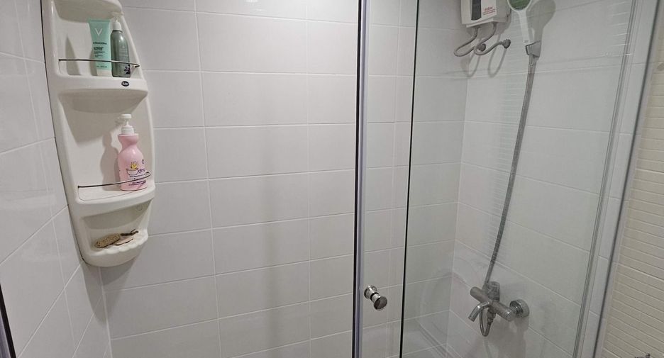 Condo en alquiler de 1 habitaciones en Huai Khwang, Bangkok
