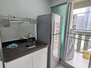 Condo en alquiler de 1 habitaciones en Huai Khwang, Bangkok