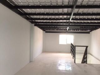 Reihenhaus zum Kauf mit 4 Zimmer in Thung Khru, Bangkok