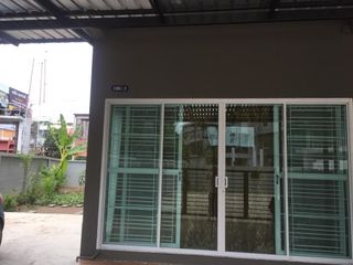 Reihenhaus zum Kauf mit 4 Zimmer in Thung Khru, Bangkok