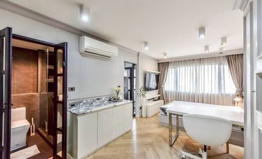 À vendre studio condo à Yan Nawa, Bangkok