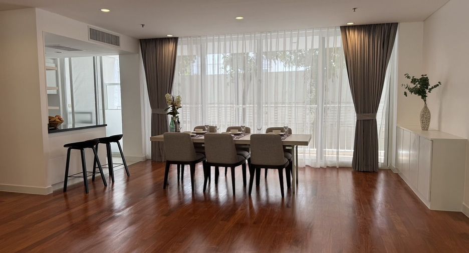 For rent 4 ベッドルーム apartment in Watthana, Bangkok