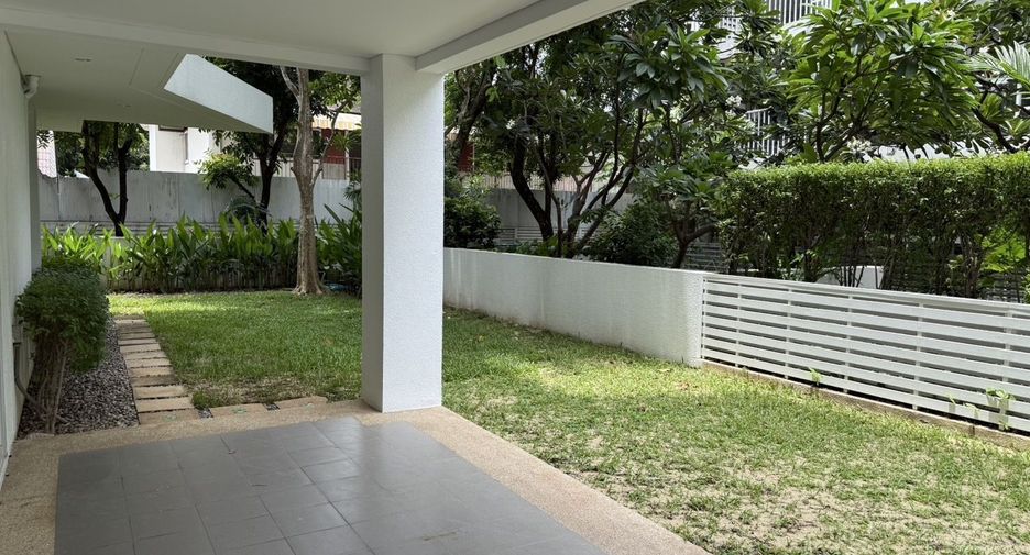 For rent 4 ベッドルーム apartment in Watthana, Bangkok