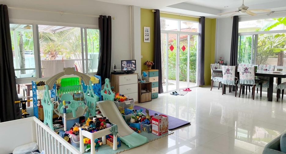 For sale 3 bedrooms villa in Mueang Phuket, Phuket