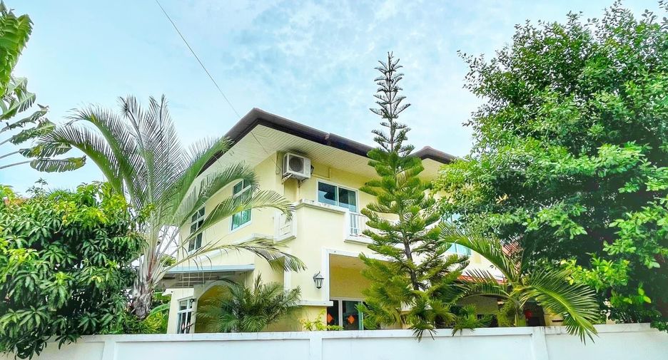 For sale 3 bedrooms villa in Mueang Phuket, Phuket