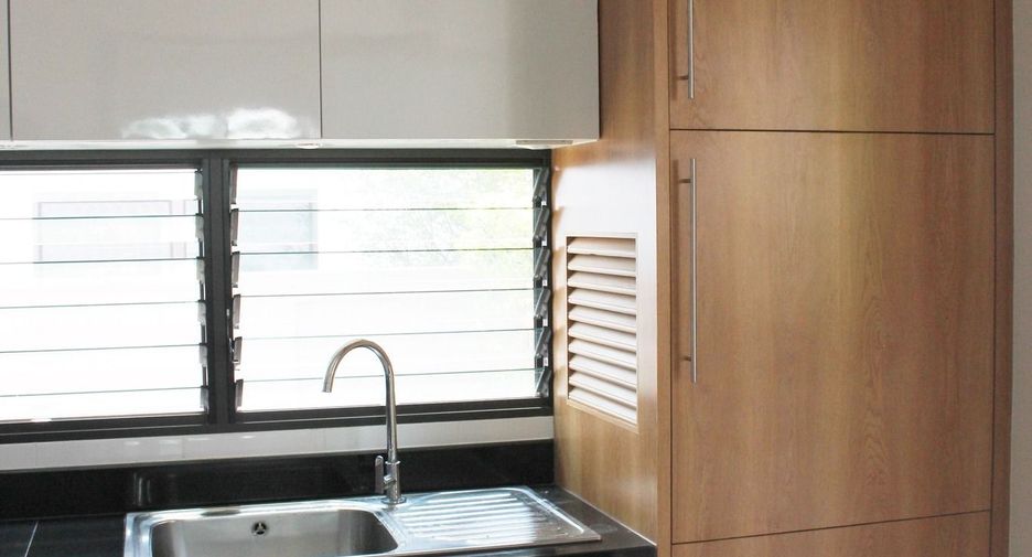 For rent 4 bedrooms house in Prawet, Bangkok