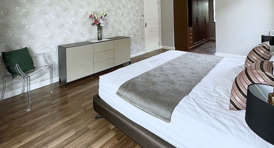 Аренда 4 спальни дом в Пращет, Бангкок