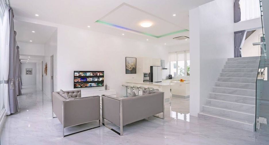 For rent 5 bedrooms villa in Kathu, Phuket