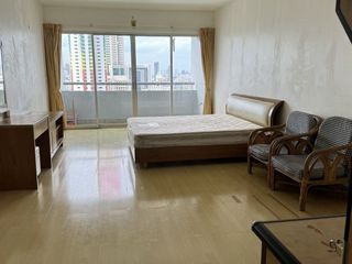 À louer studio condo à Pathum Wan, Bangkok