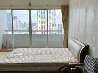 À louer studio condo à Pathum Wan, Bangkok