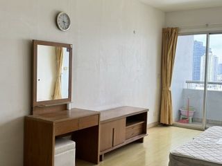 À louer studio condo à Pathum Wan, Bangkok