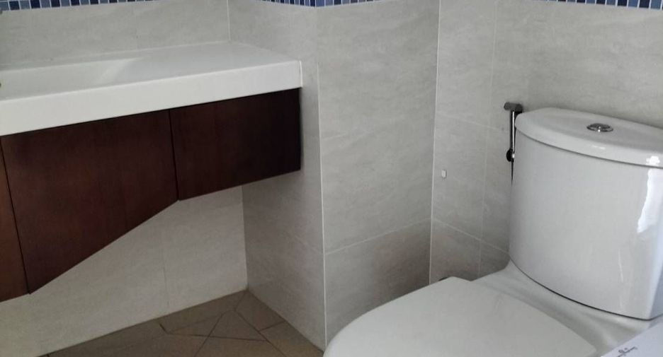 For sale and for rent 1 bed condo in Khlong Toei, Bangkok