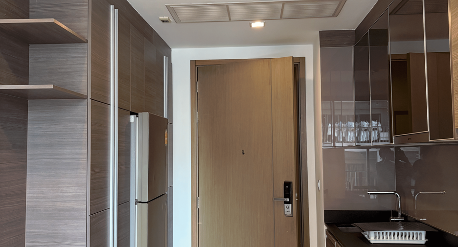 For rent 1 bed condo in Khlong Toei, Bangkok