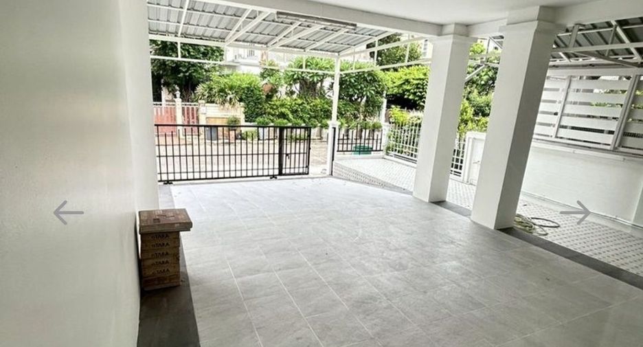 À louer 3 chambres maison à Lat Krabang, Bangkok