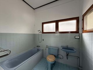 Аренда 3 спальни дом в Щаттхана, Бангкок