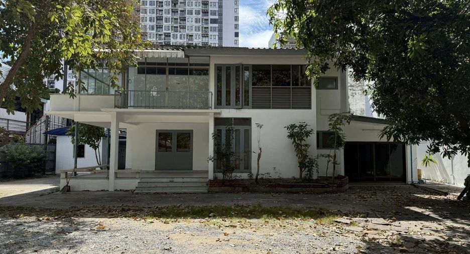 Haus zur Miete mit 3 Zimmer in Watthana, Bangkok