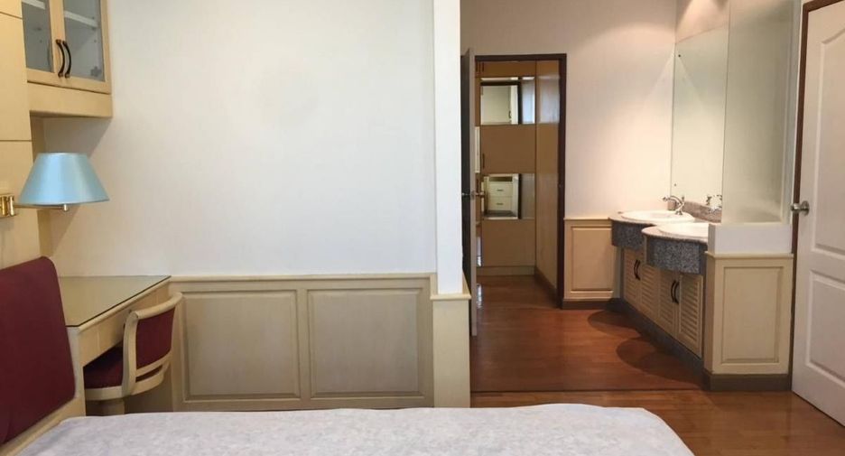 Condo en alquiler de 3 habitaciones en Sathon, Bangkok