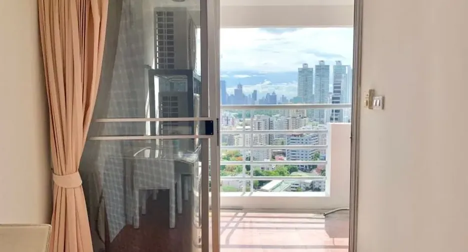 Condo en alquiler de 2 habitaciones en Khlong Toei, Bangkok
