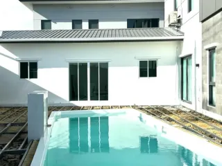 出租 7 卧室 联排别墅 在 Bang Phli, Samut Prakan