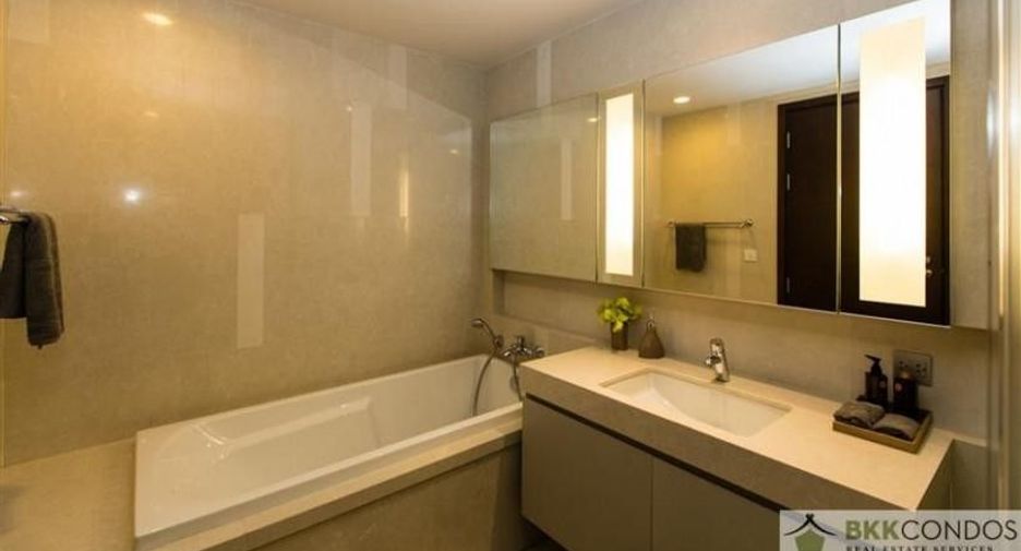 For rent 2 bedrooms condo in Watthana, Bangkok